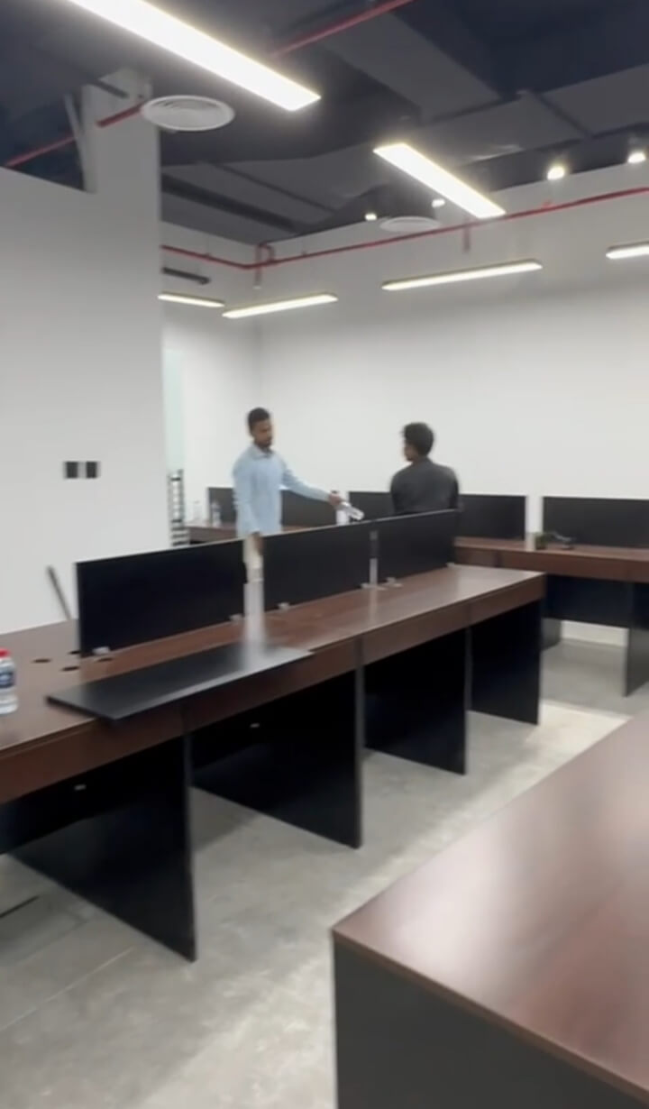 مكتب فخم للإيجار في دبي | Office for rent in Dubai