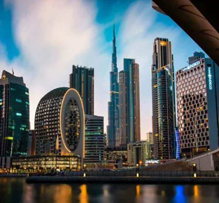 للبيع المباشر مبنى في البزنس بي في دبي - For direct sale a building in Business Bay in Dubai